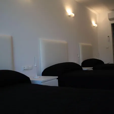 בית הארחה Tres Campanas 2*