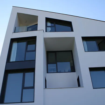 Πανσιόν Tres Campanas 2*