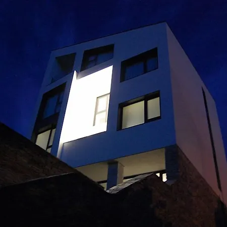 Πανσιόν Tres Campanas 2*