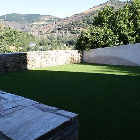 Πανσιόν Tres Campanas Villafranca Del Bierzo