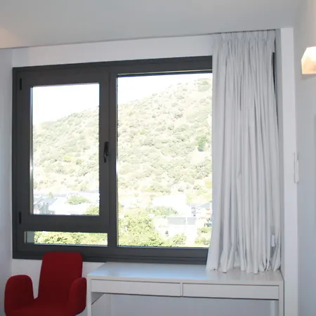 בית הארחה Tres Campanas 2*
