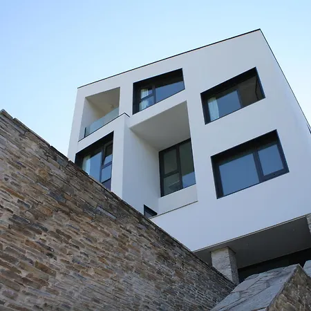 Πανσιόν Tres Campanas 2*