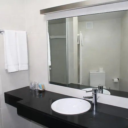 Πανσιόν Tres Campanas