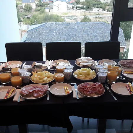 Tres Campanas בית הארחה 2*