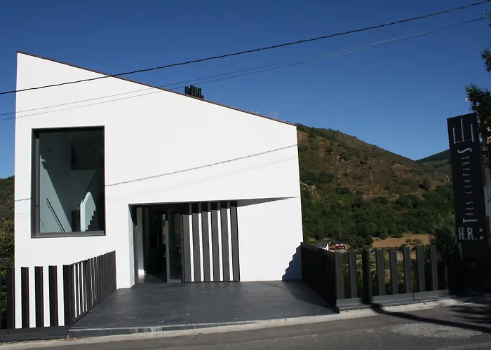 Tres Campanas Guest house 2*