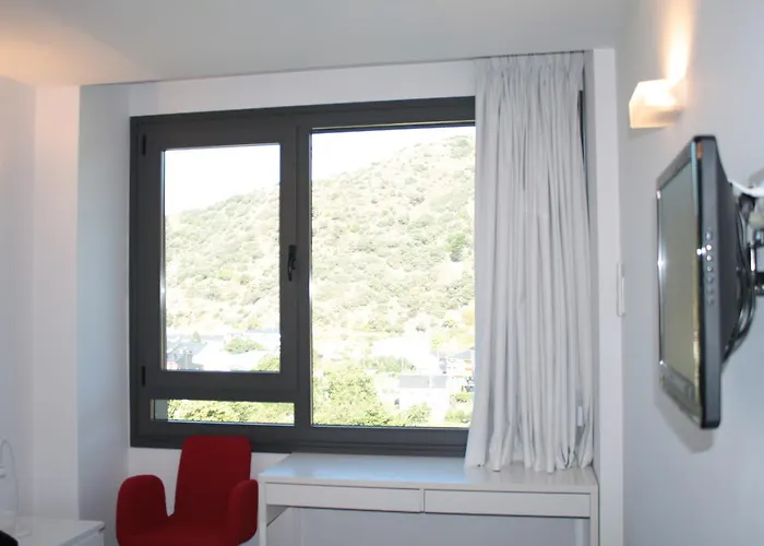 Guest house Tres Campanas 2*