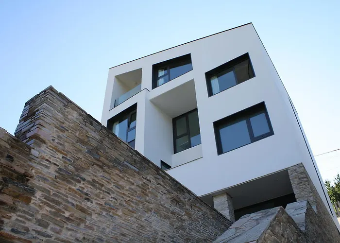 Guest house Tres Campanas 2*