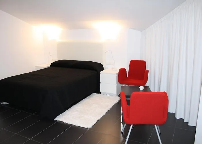 Guest house Tres Campanas 2*