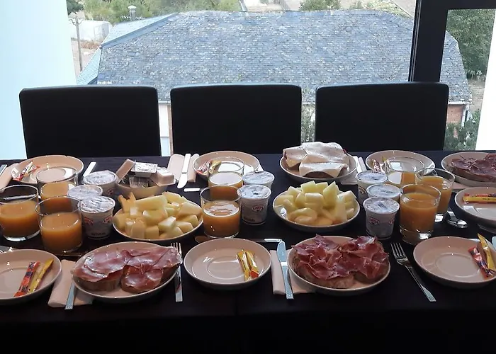 Tres Campanas Guest house 2*